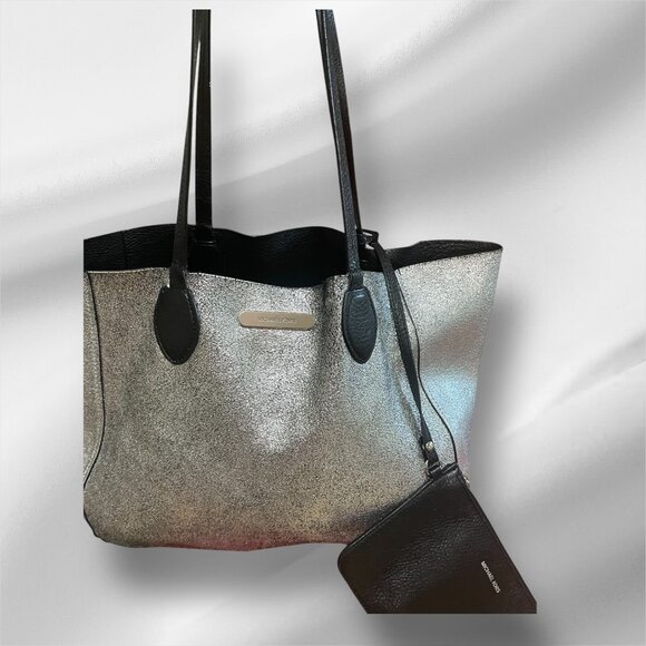 MICHAEL KORS LIKE NEW MAE EAST-WEST REVERSIBLE TOTE w SILVER NECKLACE ACCESSORY - Picture 6 of 6